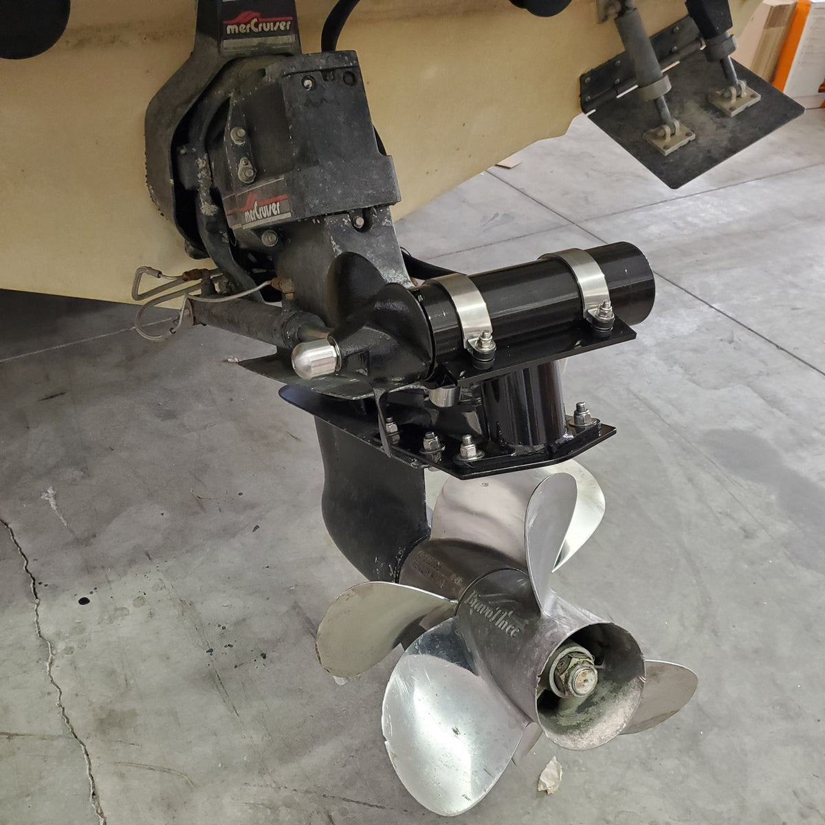 OB230 Outboard Stern Thruster
